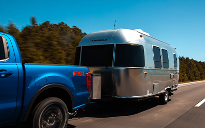 QRV_insurance's tweet image. Whether you&apos;re a seasoned camper or a newbie explorer, lightweight trailers offer comfort and convenience. Browse the newest models of this year!

🔗: ow.ly/QRK050R7QbV

#TravelTrailer #TrailerLife #RVguide #NewRV