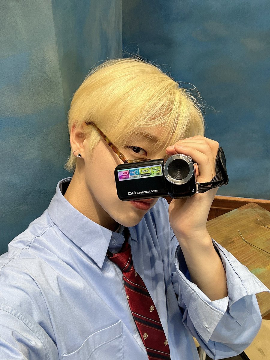 KingdomTurkey's tweet photo. [MUJIN👑]
Twitter Güncellemesi:

🤓

#TheKingDom #더킹덤 #TKD #MUJIN #무진 #TheKingdomTurkey https://t.co/kVHg6VKimE