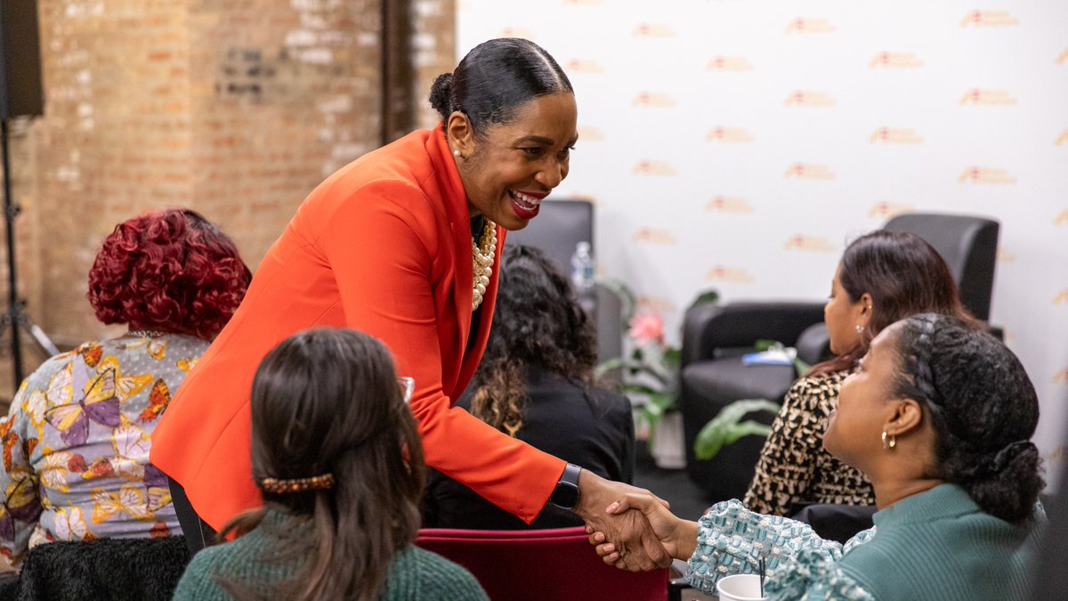 LtGovStratton's tweet photo. Economic wellness + confidence = economic empowerment!

At this week's We Chat with @WomenEmployed we asked, “What do women need to build economic empowerment?” These conversations are critical. Financial freedom and well-being can be a reality! #WeThrive https://t.co/Zbdw1f9KDu