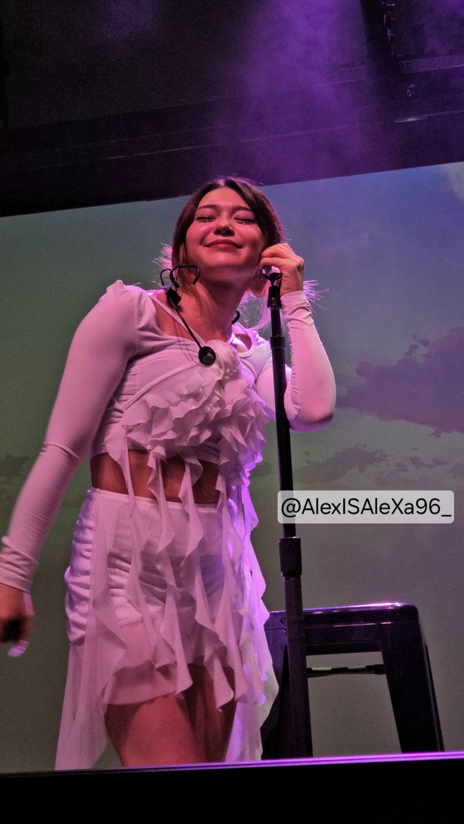 KimSeriUpdates's tweet photo. #AleXainTulsa β¨οΈπ
#AleXa #μλ μ¬ #sickofyoutour @AleXa_ZB https://t.co/6VwydiLmYi
