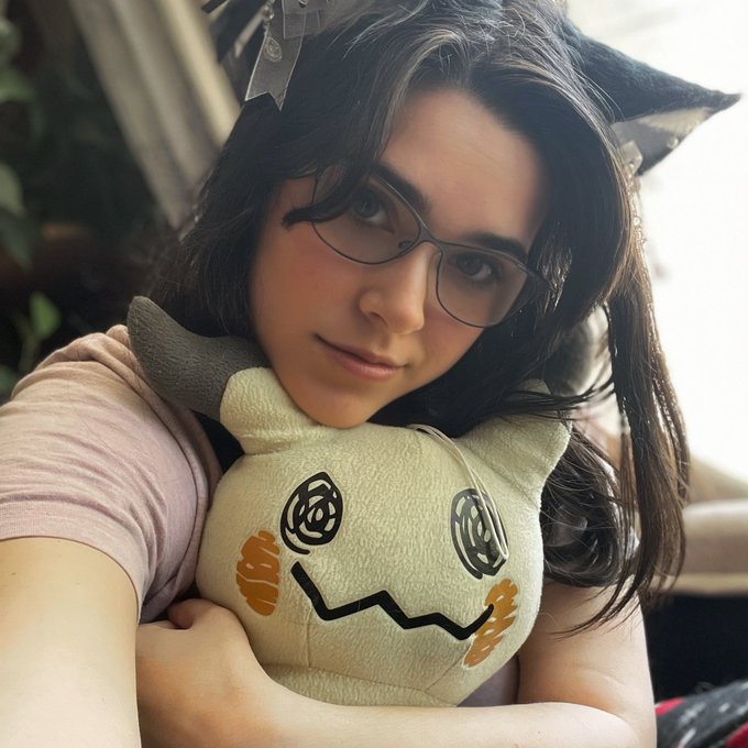 Mimikyu is honestly so relatable. 🥺 https://t.co/OGrHEi3bi3