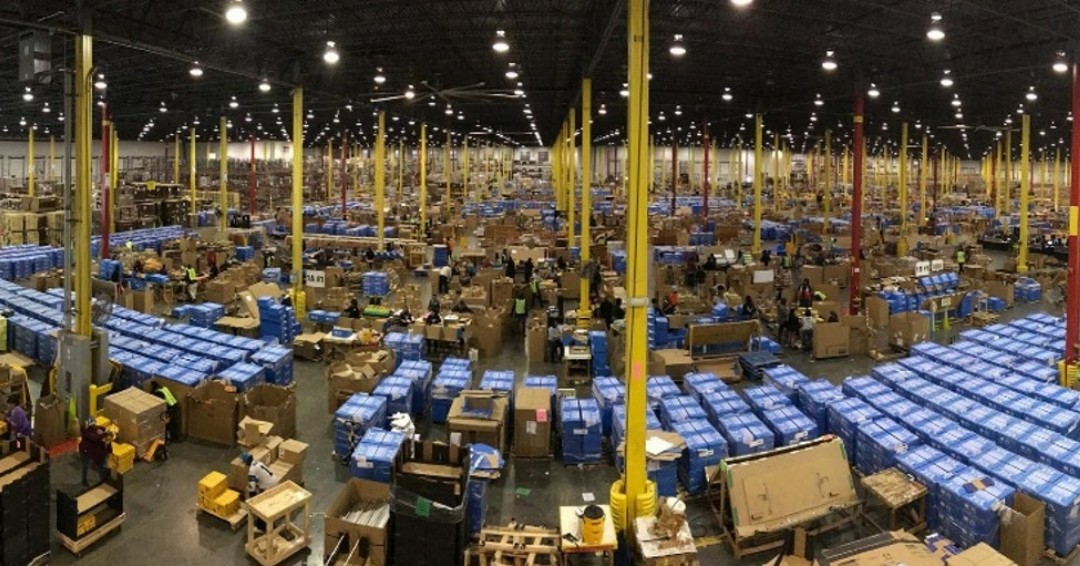 Our largest fulfillment center is 470k square feet in Charlotte, N.C.—the size of nearly nine football fields! Here, we're not just fulfilling orders; we're facilitating seamless retail experiences: internationalpaper.com/resources/arti…