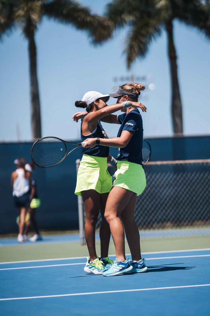 #PawsUp for doubles clinched 🐾