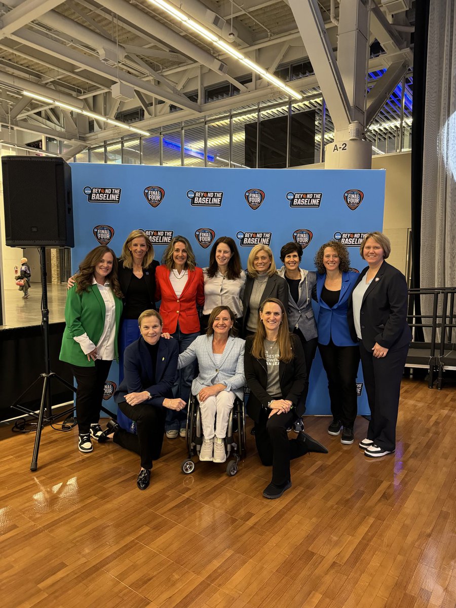 Another great day in Cleveland for the #WFinalFour! I was honored to join a panel this morning alongside powerful women from across the sports ecosystem for @womenleaders and @MarchMadnessWBB inaugural NCAA Women's Final Four Women's Sports Leadership VIP Summit. #PlaytoLead