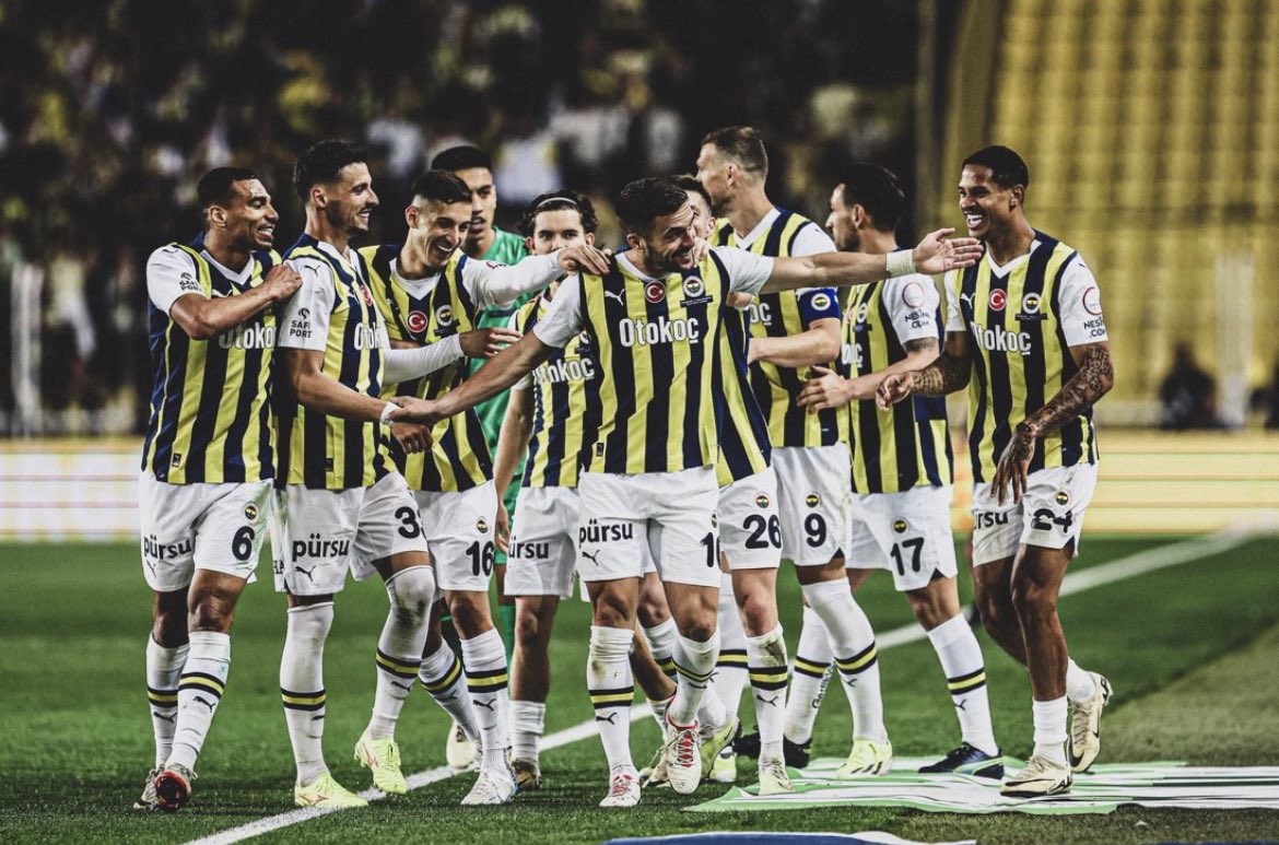 ALDIĞINIZ SAÇMA KARARDAN DÖNMEK İÇİN HALA GEÇ DEĞİL. BU TARAFTARIN VE FUTBOLCULARIMIZIN SESİNİ DUYUN! 

YAZ, YAZDIRT, RETWEET AT! #AsKadroUrfaya