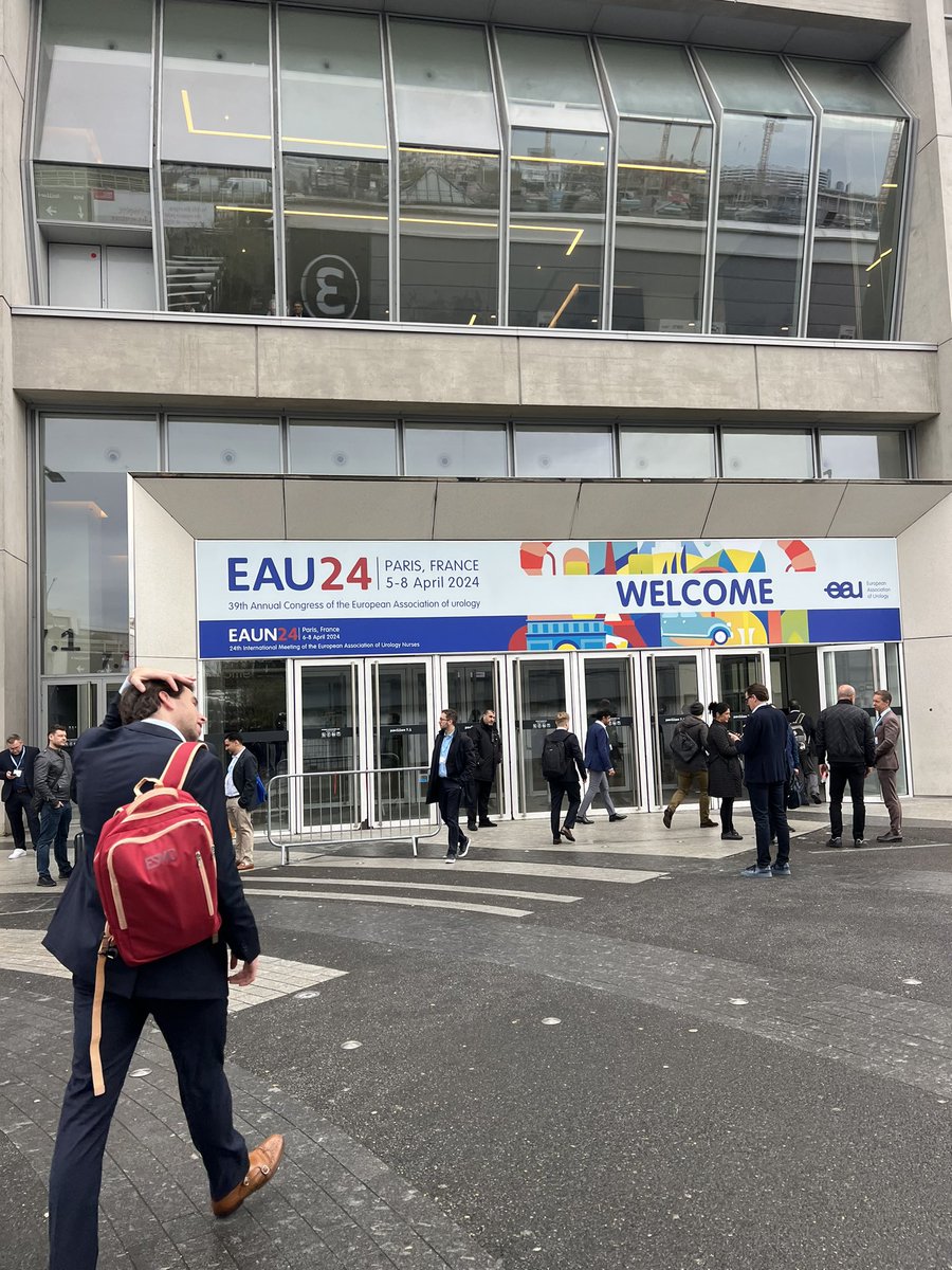 🎉 First day at #EAU24 in Paris 🇫🇷 Kicked off with an insightful #ESRU meeting & brainstormed innovative ideas at the #YAU session. 🧠💡 Great to navigate through Europe's largest urology congress with my pal @Eduardrssl🤝 #urology #Paris #EAU @ESRUrology @esru_be