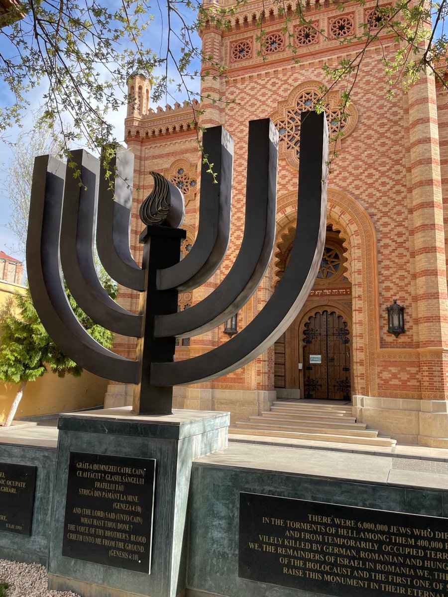 Honored to begin my trip to Romania with MP and Jewish Community President of Romania Silviu Vexler at the Choral Temple, which was destroyed in the 1941 Bucharest Pogrom. Despite its devastation, the Temple is now one of the few active synagogues in Romania.