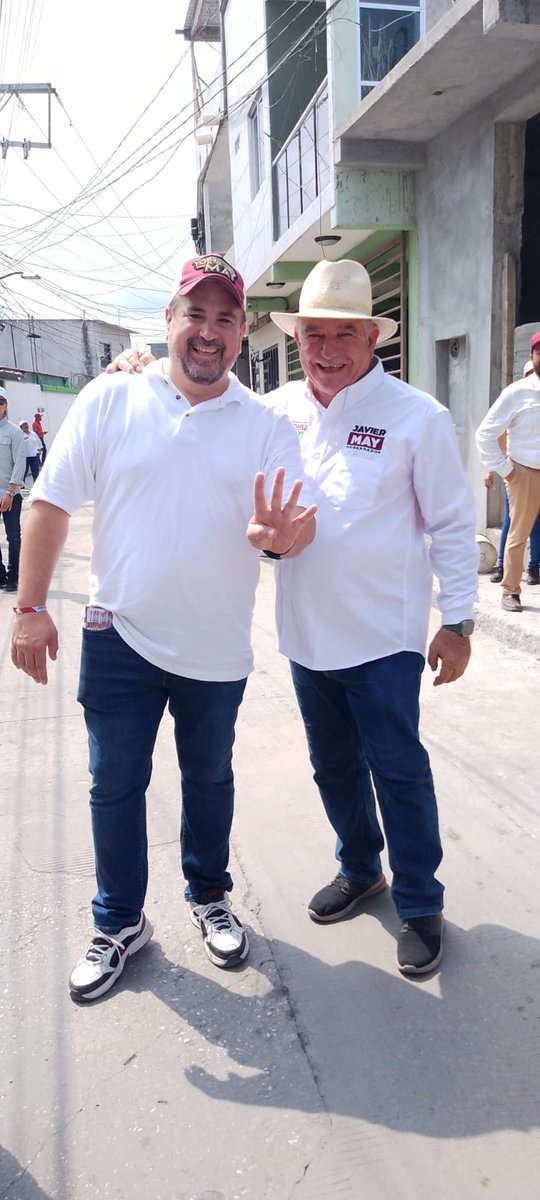 crojasrabelo's tweet photo. Acompañando esta mañana a nuestro próximo gobernador @TabascoJavier #JavierMay en su caminata casa x casa por Asunción Castellanos en Tierra Colorada. Todos los vecinos salen a saludarlo. Paso a paso se acerca a la meta https://t.co/8ZKNmSupd1