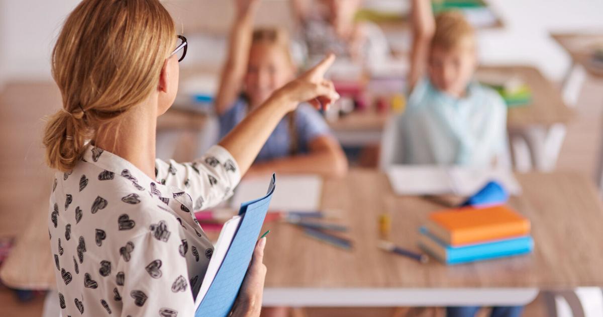South Dakota is expanding its successful Registered Teacher Apprenticeship Pathway to combat teacher shortages by providing paraprofessionals the opportunity to become full-time teachers. 
Learn more: zurl.co/qSlt 
#Education #TeacherShortage #SouthDakota #KXLG