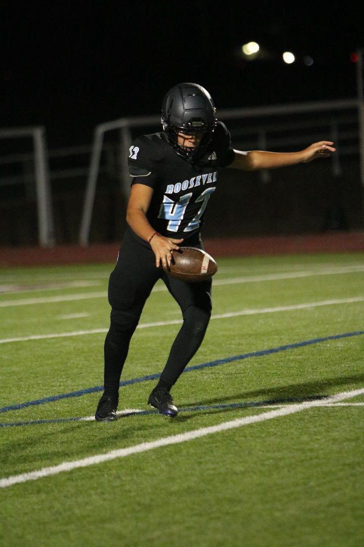 The_Velt75203's tweet photo. 2024 @The_Velt75203 Kicker, Armando Padron has received an off from @naustallions_fb. Congratulations‼️ #veltnation #heartofthecliff #RECRUITtheCLIFF https://t.co/vDR3iZHLbQ