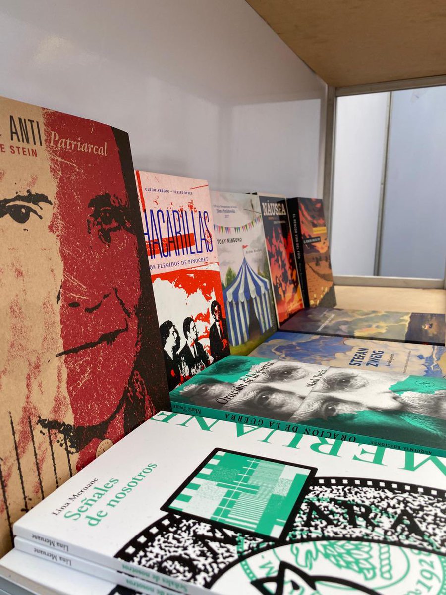 bandapropia's tweet image. ¿Sabías? 🤓 Ayer comenzó la #FILCS24, nos encuentras en el stand n10 junto a las editoriales amigas @AlquimiaEd @editorialcuneta @lapollera @EdicionesOverol 📚
Estaremos hasta el 14 de abril desde las 10:00 a las 21:00 hrs. en el Zócalo de la @Muni_Recoleta 💁🏻‍♀️
Te esperamos 💫