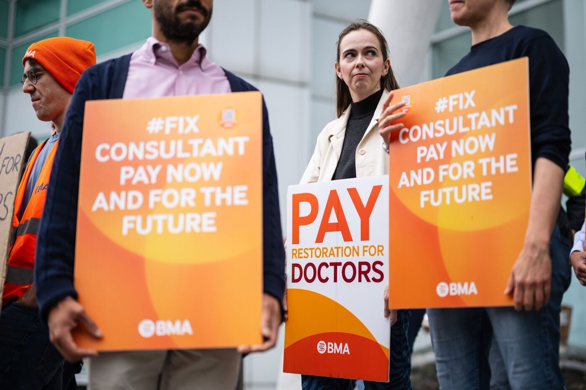 Senior doctors in England accept pay offer, ending strikes bloomberg.com/news/articles/… via @nurdayana @ashleighfurlong