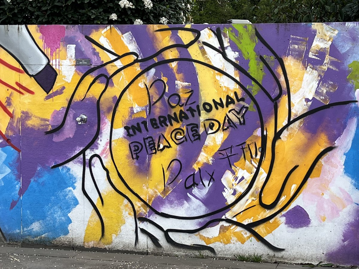 MarianneEjder's tweet photo. New street art in Le Grand Saconnex 🎨🖌️🖼️ #SpringInTheAir #CityOfPeace https://t.co/jtjeUFNIMV