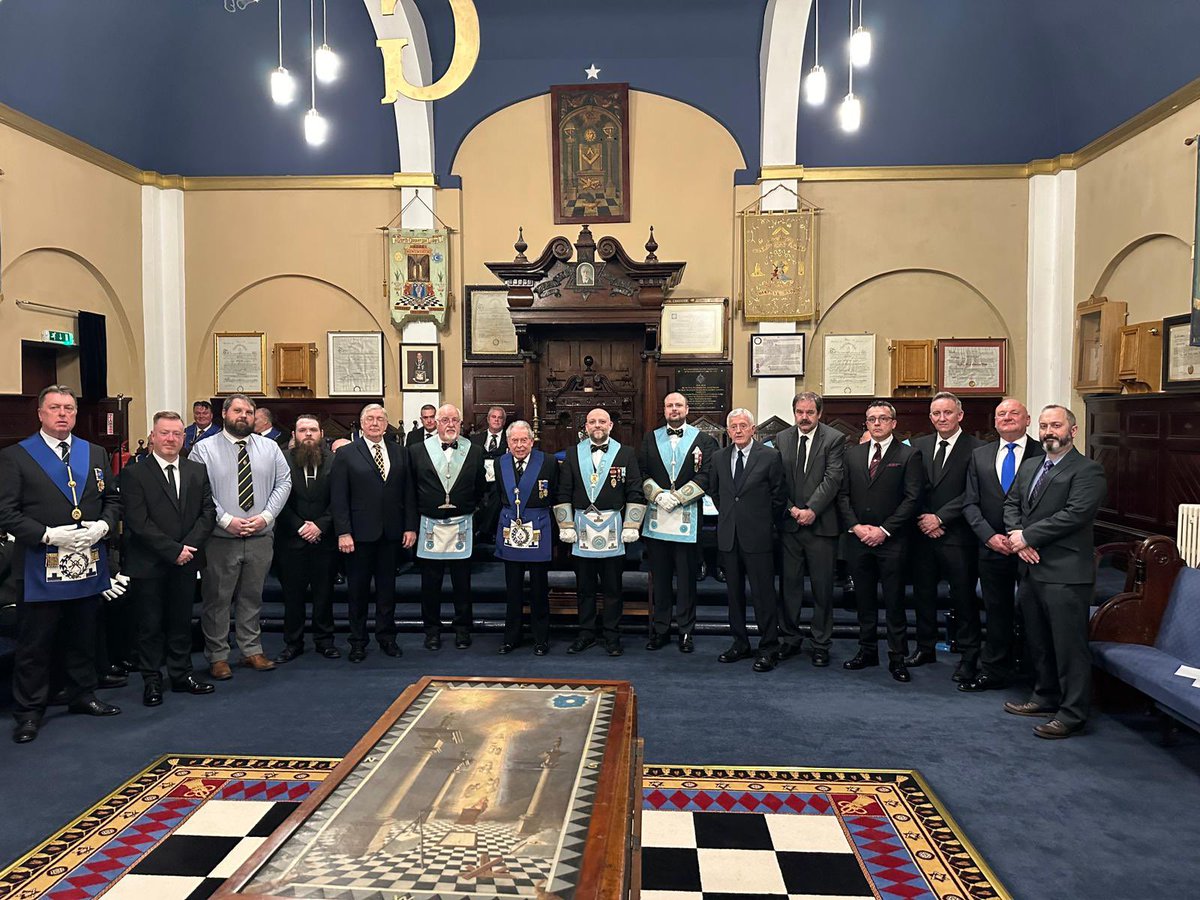SouthWalesMason's tweet photo. Loyal Cambrian Lodge No.110 lead the way. 👇
https://t.co/B070xaOxTy https://t.co/qGKJ72Vo2u