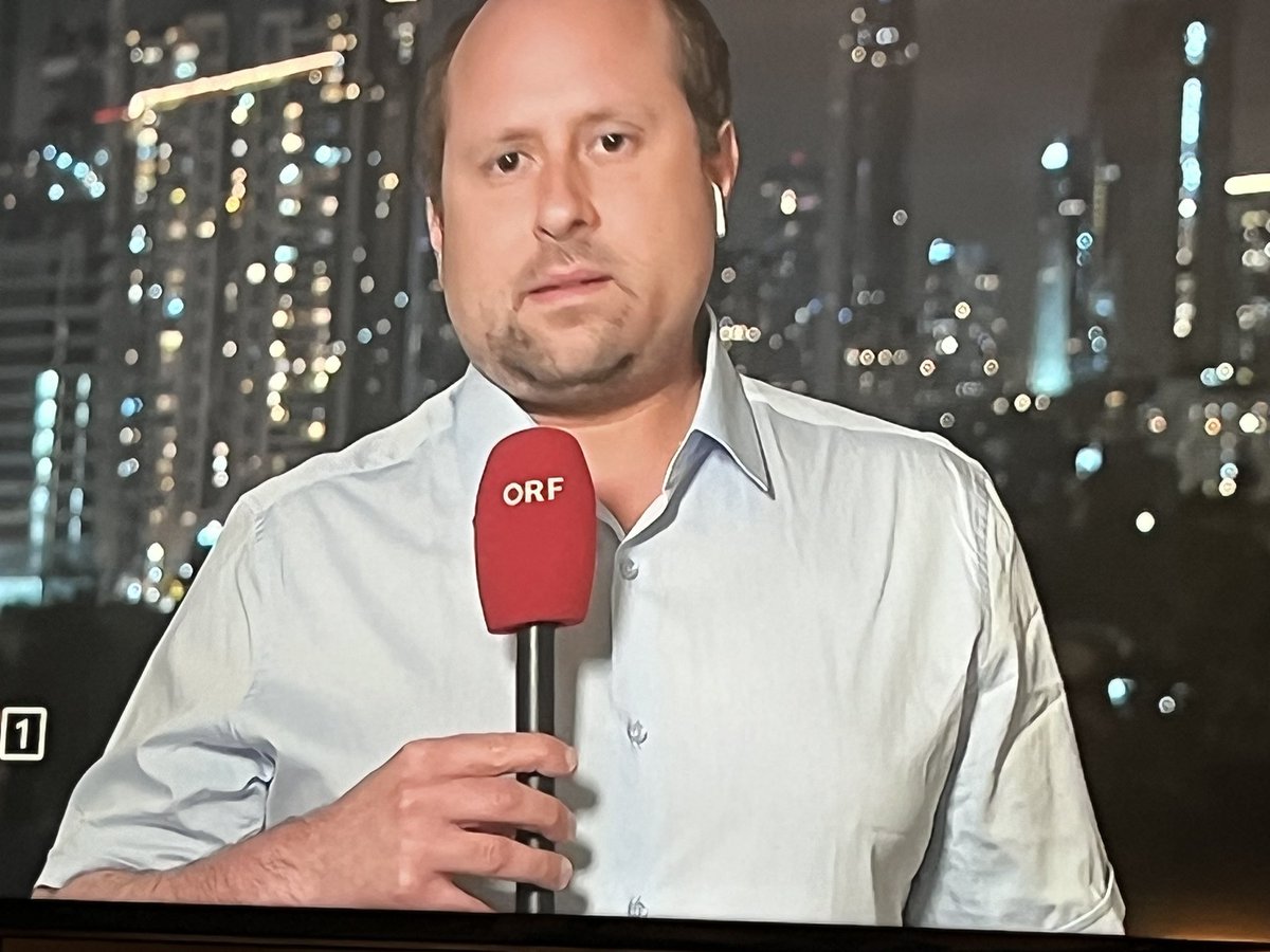 IreneW1812's tweet photo. Herr #Wildner, wie wäre es einmal mit einer ordentlichen ganzen Rasur und nicht nur einer halben ? https://t.co/3l8FeGEzjh
