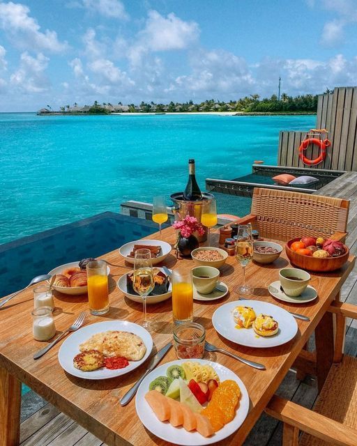 Lost in the blues of Male, Maldives 🌊💙 
📸 @fashioninmysoul 
#IslandLife #MaldivesMagic #island #travel #beach #nature #sea #islandlife #summer #photography #finesseholidays #travelphotography #greece #love #vacation #ocean #sunset