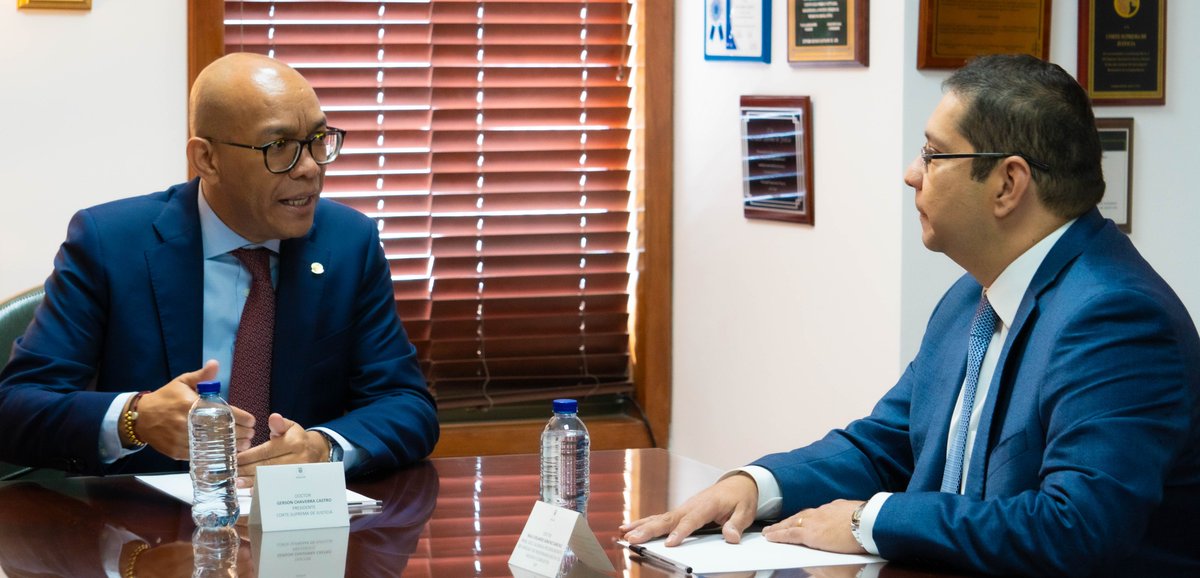 En visita protocolaria Presidente de la @CorteSupremaJ, Gerson Chaverra Castro recibe a Raúl Eduardo Sánchez Sánchez, presidente de la Sección Ausencia de Reconocimiento de Verdad y de Responsabilidad de los hechos y conductas, de la @JEP_Colombia