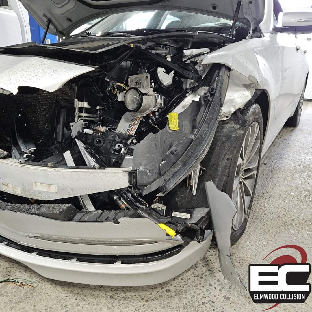 We’re meticulously assessing this heavily damaged vehicle to provide a thorough and accurate estimate for the insurance. Bring your vehicle to Elmwood Collision for unmatched care and expertise. 🚗💥 #ElmwoodCollision #BuffaloNY #Kenmore #Tonawanda #AccurateEstimates 🛠️📋