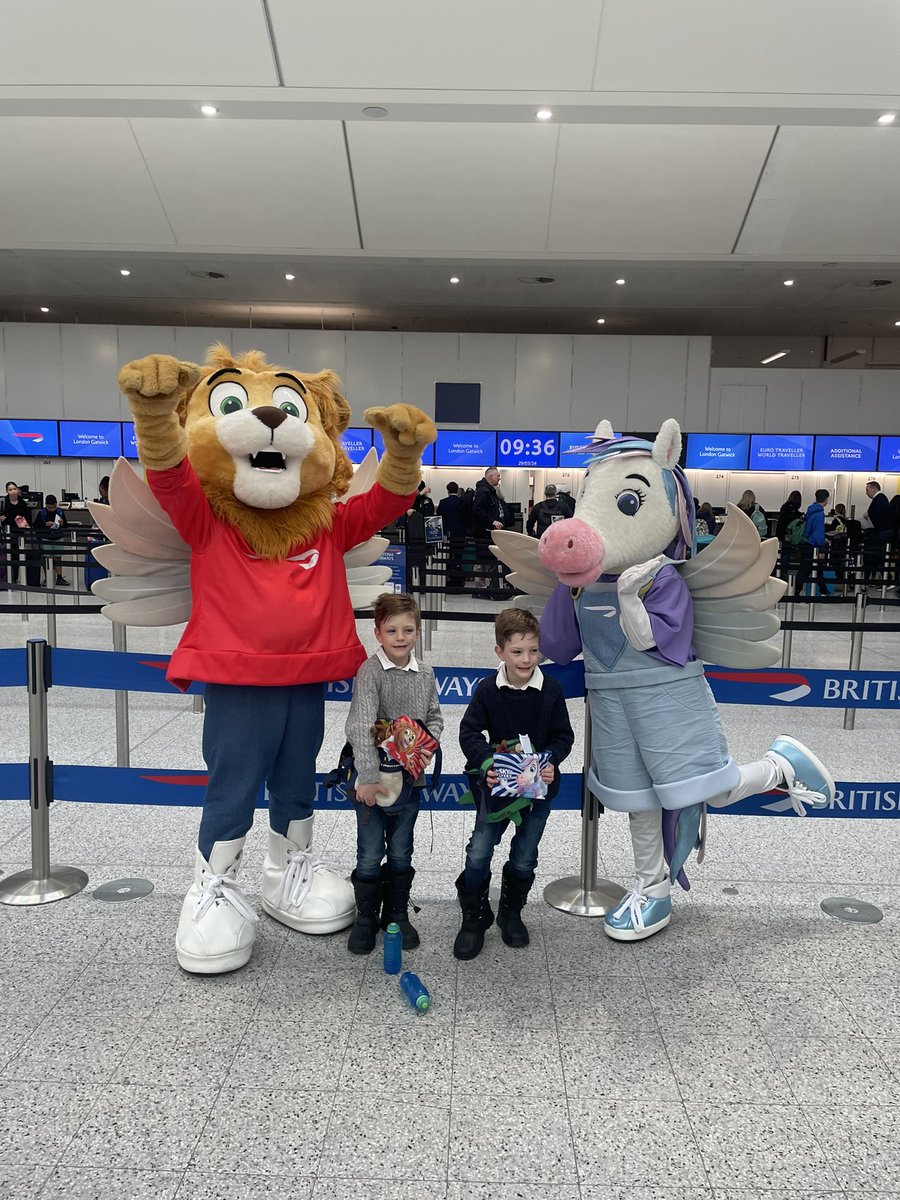 timlavers's tweet photo. The lads were super happy to meet Peggy and Leon @British_Airways https://t.co/SAgPIwufdZ