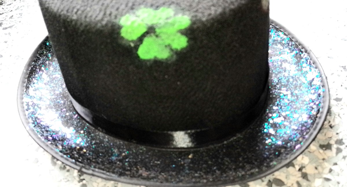 AJdeRoosen's tweet image. Der #AktivitätsGnom hat heute mal Glitter für euch alle

Club-Zylinder wird echt immer geiler
Blöd das ich immer warten muss bis eine Einheit getrocknet ist, bevor ich weitermachen kann

!B
#Bibesch
#Bildbeschreibung