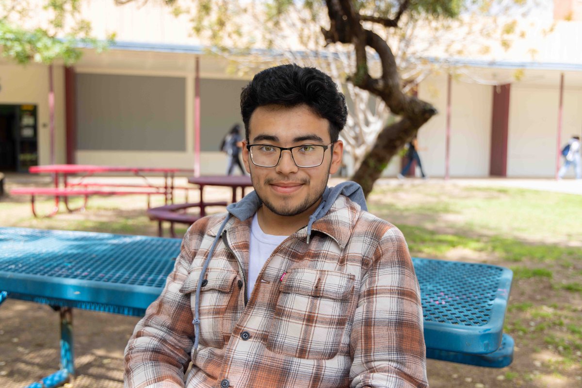 PXU is proud to share the news of our first known 2 Million Dollar Scholar in the Class of 2024 🎓 Ricardo Jimenez Pina from Metro Tech has received over $2M (and may surpass $3M) in total awarded scholarships! He will attend school out of state to study engineering. 🎉