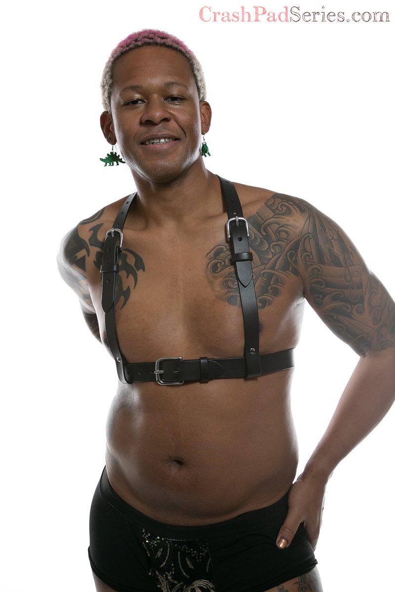 CrashPad Series (@crashpadseries) on Twitter photo Welcome ATOMIC THUDNER to the CrashPad!!
"I'm a Black, trans non binary, queer, pro domx, artist, activist, and creator rooted in collective liberation, pleasure, and justice."
Follow <a href="/thunderlordlt/">Mx Majestrix LT</a> and watch their episode!
crashpadseries.com/queer-porn/cha… Welcome ATOMIC THUDNER to the CrashPad!!
"I'm a Black, trans non binary, queer, pro domx, artist, activist, and creator rooted in collective liberation, pleasure, and justice."
Follow <a href="/thunderlordlt/">Mx Majestrix LT</a> and watch their episode!
crashpadseries.com/queer-porn/cha…