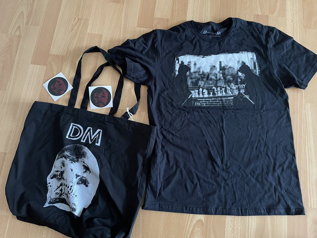 Overworld666's tweet photo. Good evening #Cologne (2/3) #DepecheMode #MementoMoriTour #Lanxessarena https://t.co/OiMQ3squVK