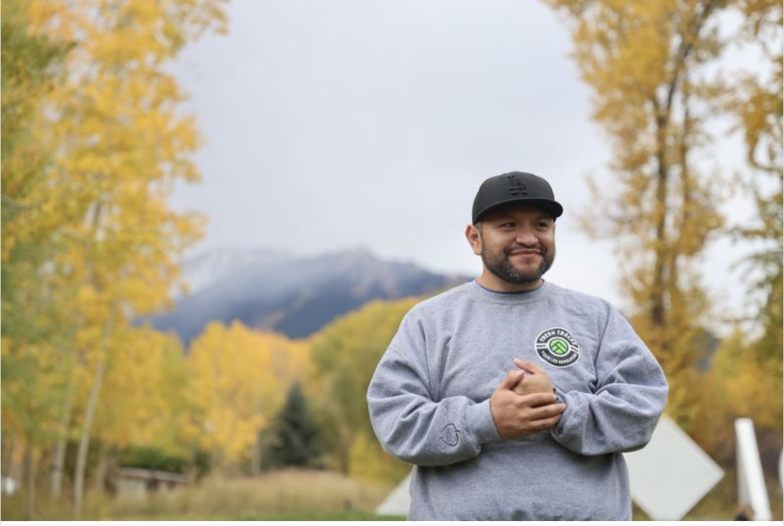 Celebrating AFCS Team Milestones ✮⋆˙ We are filled with joy to share that Juan D. Martinez Pineda @juanwith_nature w/ FreshTracks, AFCS has been honored with the National Parks Conservation Association's @NPCA Robert R. Winks Award! Please join us in congratulating Juan -