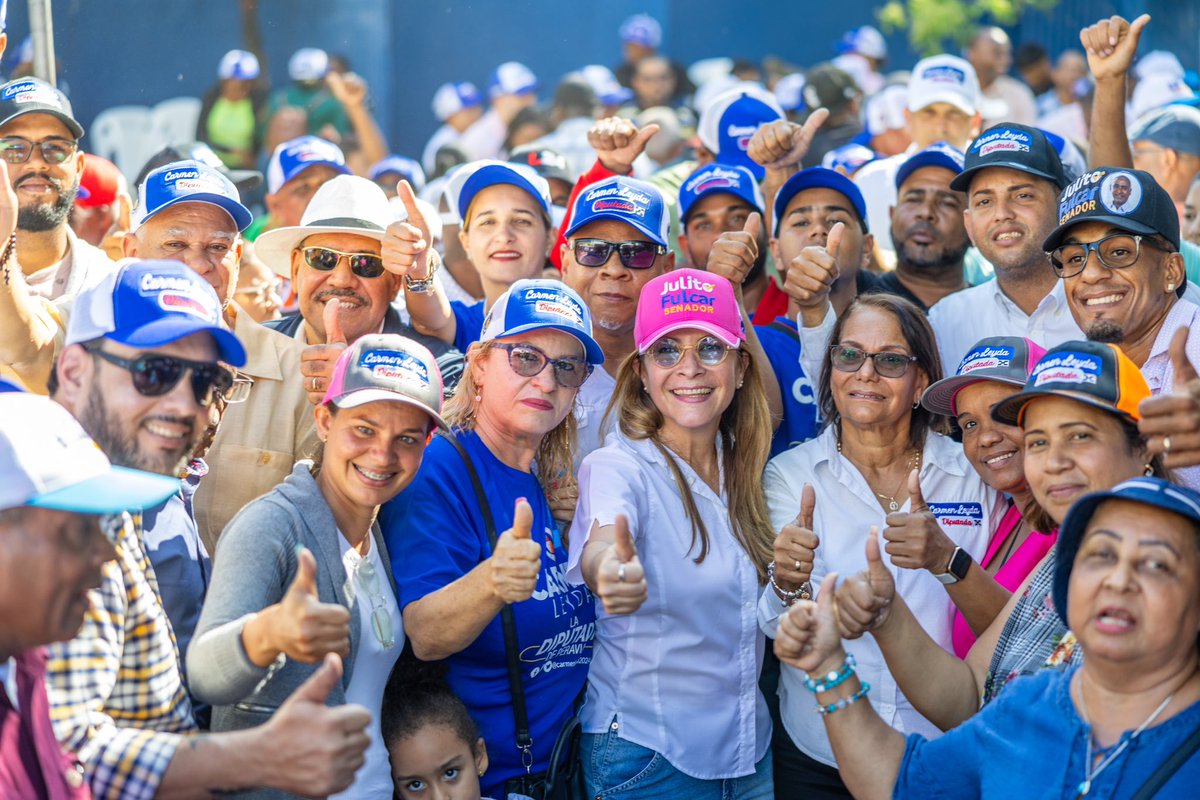 CarolinaMejiaG's tweet photo. Llegamos a la Provincia Peravia a apoyar a nuestro próximo senador @JulitoFulcar junto a nuestro alcalde @santoramirezb, a nuestra gobernadora Yadira Báez y a la dirigencia del PRM aquí. ¡El cambio sigue! https://t.co/BIOIdOIwKJ
