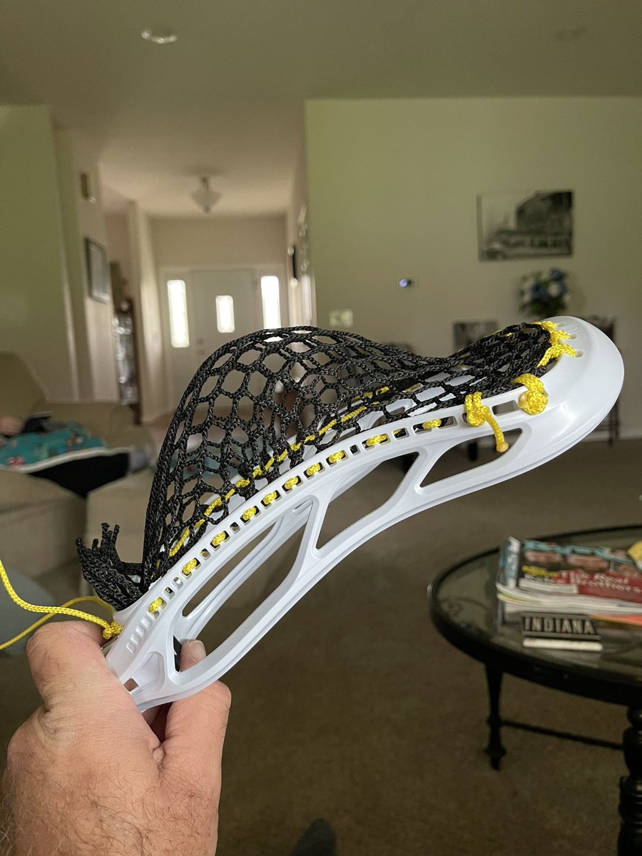 BradyJackson1's tweet photo. This turned out pretty sick! @StringKing Mark 2F with Type 4F mesh. Strung to the inside all the way through the throat. Clean. Light. Fast. @bhsn_lax #froman https://t.co/6nFQN2i93i