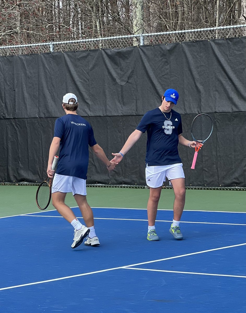 Season Opener Shutout Win 🔒 Staples 7 - Weston 0 #cttennis @ciacsports @DaveRuden @GameTimeCT @StaplesAD #westportct Box score: staplesboystennis.com