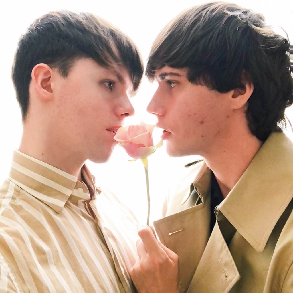 comingupconnor's tweet image. I love how this photo of me and @Bottomologist_ turned out. We need more shots like this