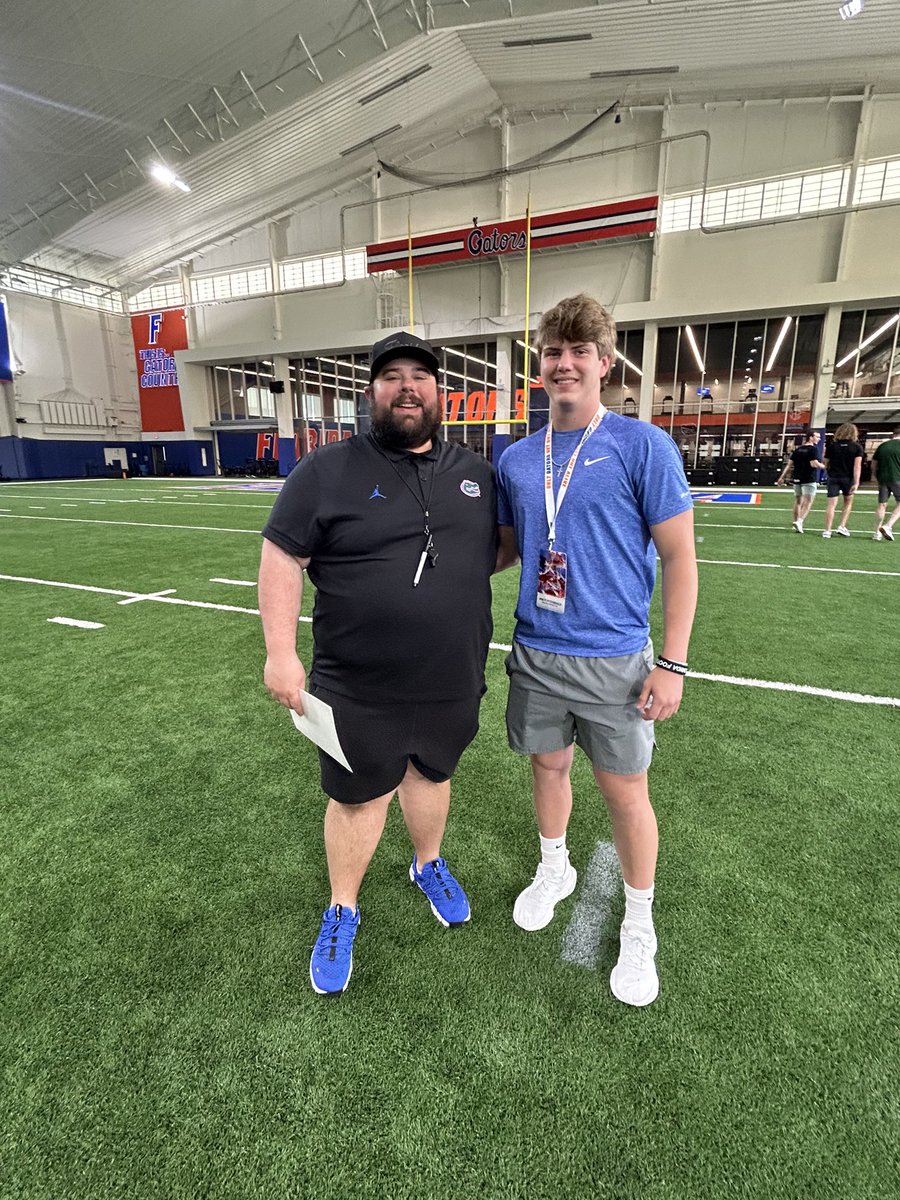 I had an amazing visit in Gainesville today! Thank you to @Jake_watkinss, @alextloytty, and @CoachJoeHouston for the hospitality. I can’t wait to be back! @GatorsFB @tophskickers @coach_bnapier @CCPackersFball @CoachHoon