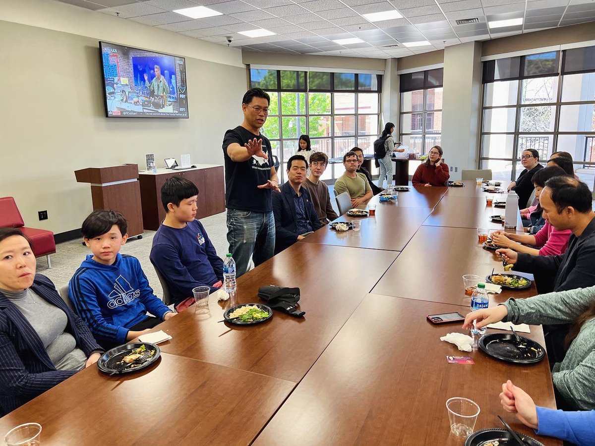 What’s better than boba 🧋& a @FarEastDeepSo screening🎞️? 🙏Thx @UofAlabama for the Southern hospitality & thoughtful discussions on #AAPI history & identity. I hope more people will document Asian American history in Alabama so that history can be visible #rolltide
