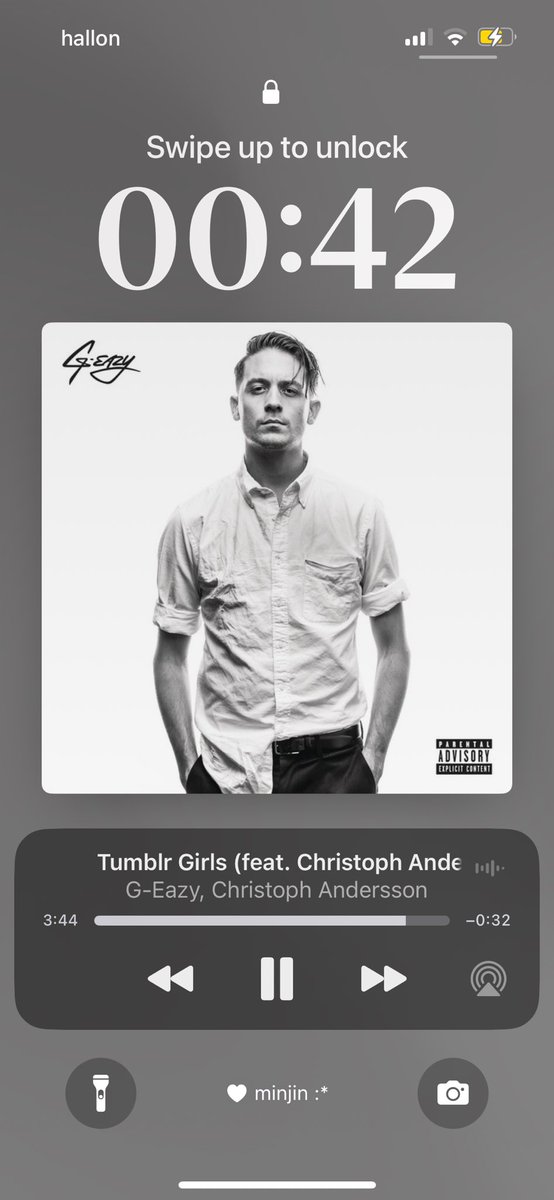 glooomynights's tweet image. this honeymoon phase fucking ass song