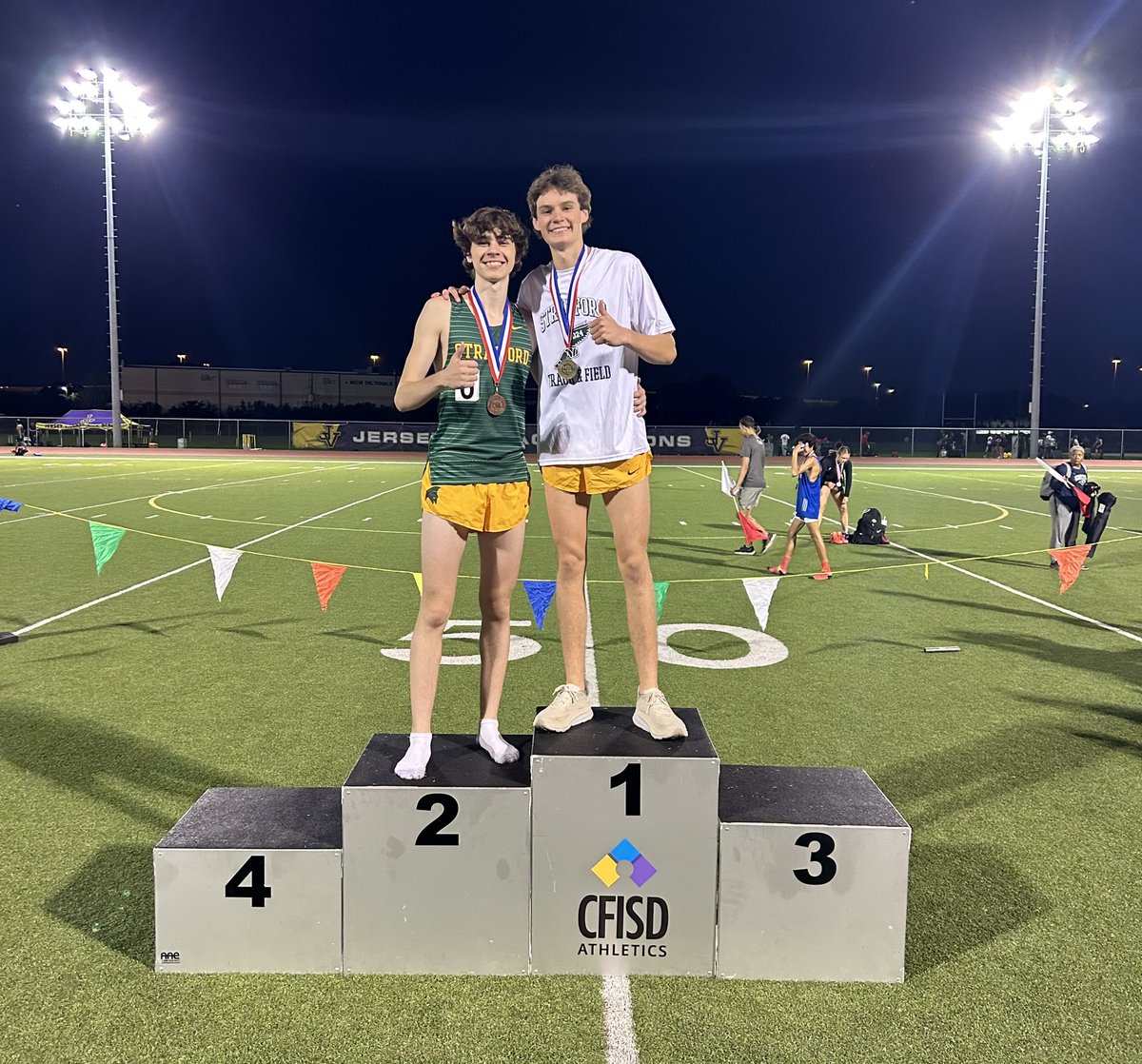 Ben Pearce collected another District Champion 🥇medal, running 4:17 in the 1600 to take the victory. 

Jona Morford ran a PR of 4:30 to finish 4th and earn the Area qualifier.

Good luck next week to both!