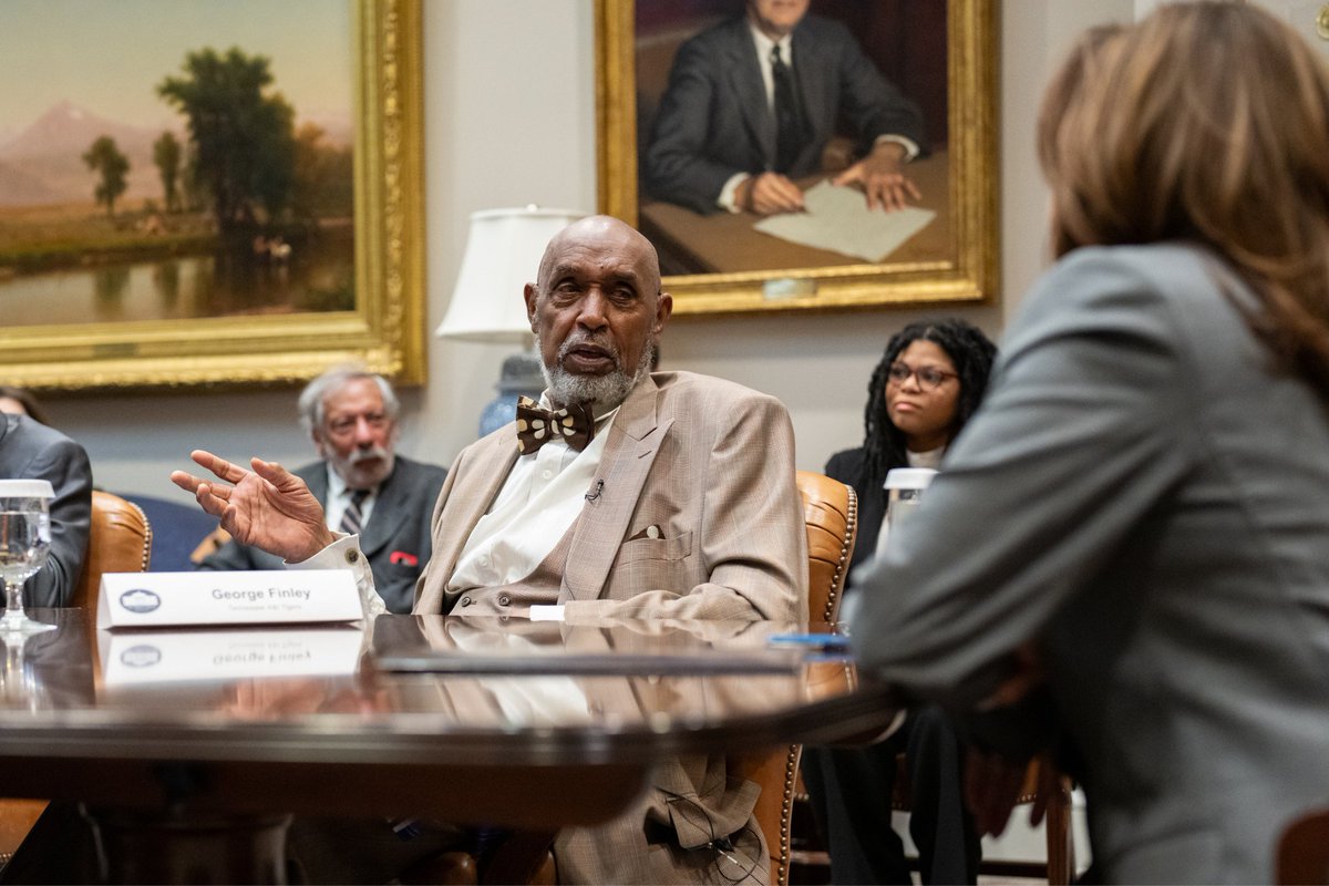 VP46Archive's tweet photo. The Tennessee A&amp;I Tigers broke barriers on the court while fighting injustice off it.

In 1957, they became the first HBCU to win a national championship before becoming the first team to win three in a row.

It was my honor to welcome them to the White House for the first time. https://t.co/lrjKyRRlQO