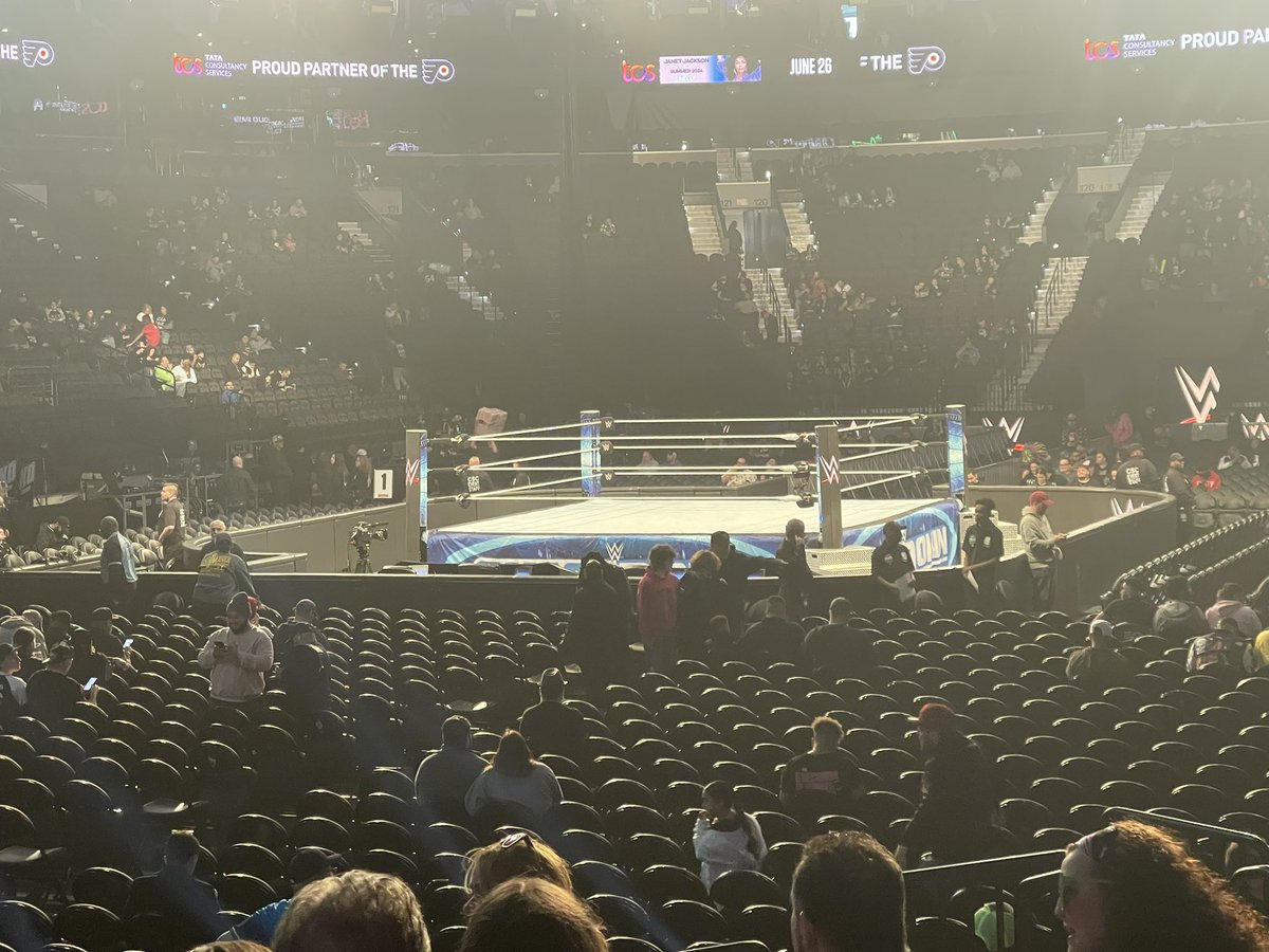 BigShotbob95's tweet photo. YEET #SmackDown #wrestlemania https://t.co/rFtTHB5IUj
