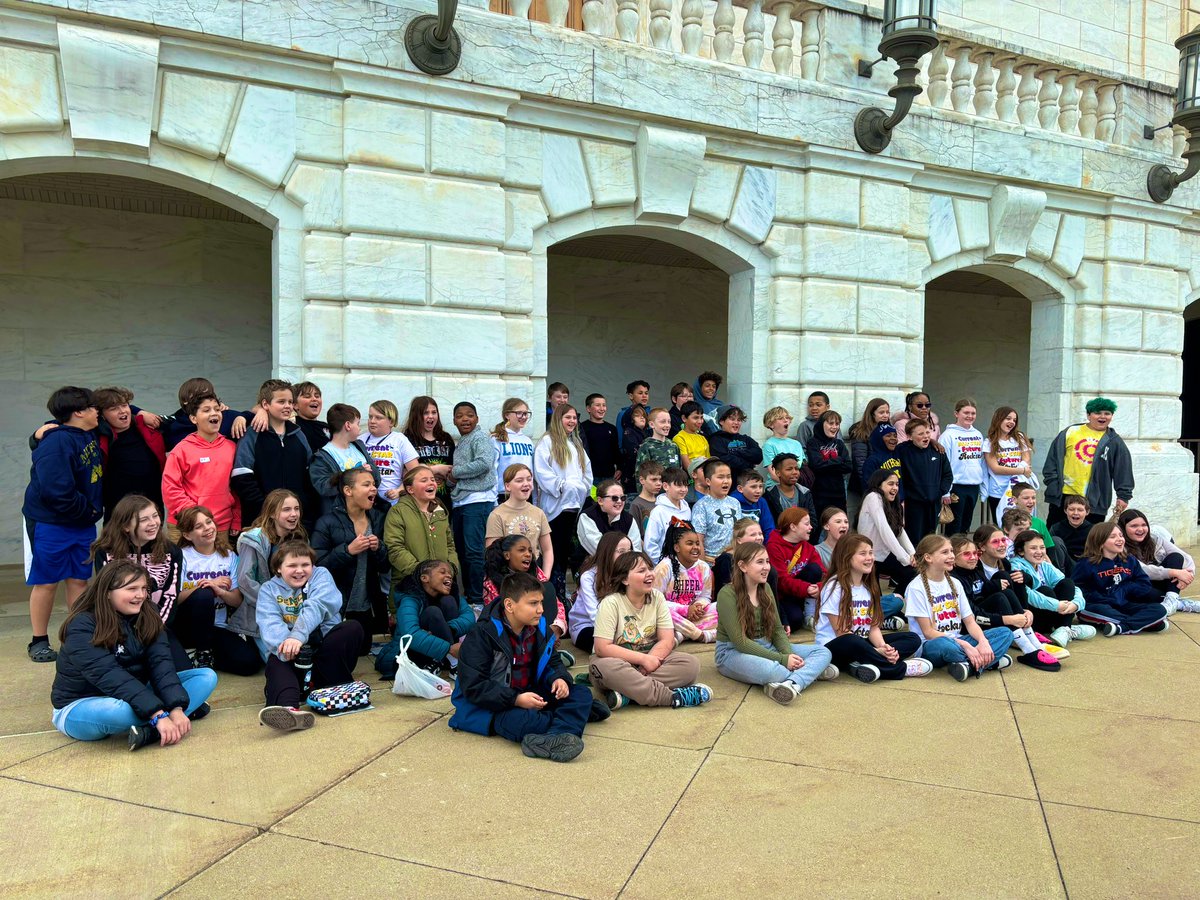 MrsHusekViolet5's tweet image. What better way to make the Renaissance come alive than to visit the Detroit Institute of Arts! We had a wonderful day and our DIA tour guides were amazing. I enjoyed every second of taking my 5th graders on this field trip! #mylsps
