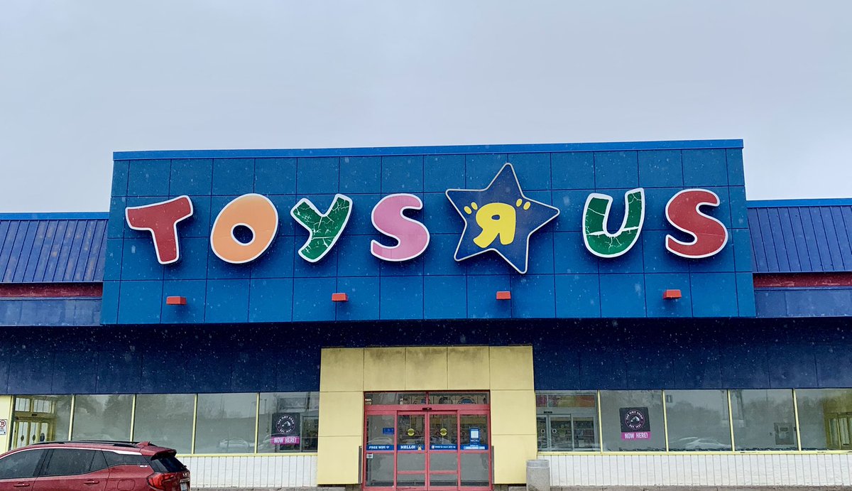 It was great visiting @toysruscanada on an extremely rainy day during our #RoadTrip this week!