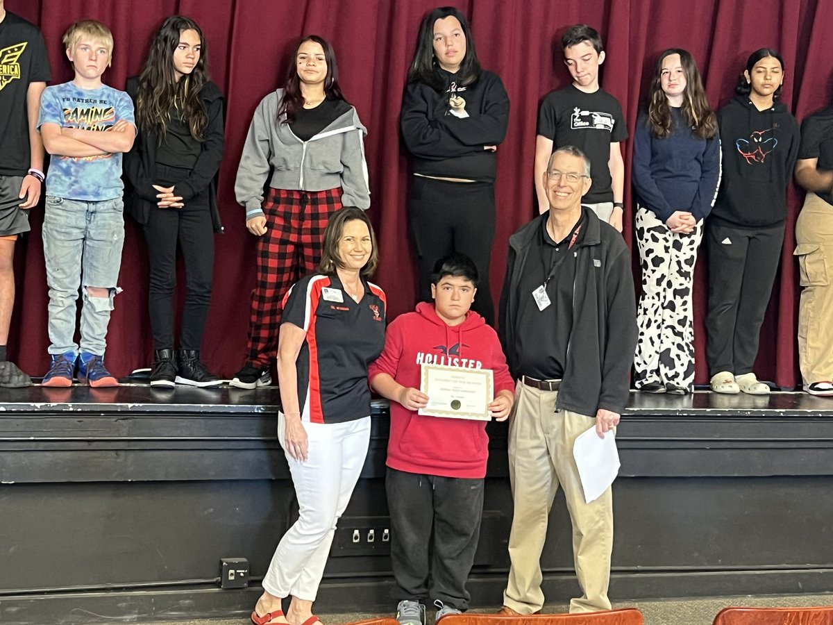Always the best day of the month @DMSTIGERTWEETS when we recognize our Students of the Month. Our March recipients consistently exceeded our ROAR Expectations. Go Tigers!!! @KinardsConnect1 @ErikaWiggins16
