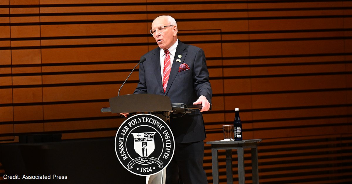 Thank you to @RepPaulTonko for joining us today as we unveiled the @IBM Quantum System One on our campus, a first for any university. We look forward to our continued partnership as we advance cutting-edge technologies right here in the Capital Region. #RPIQuantum #RPI200