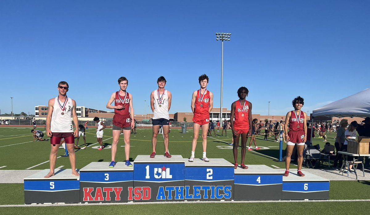 Congratulations to the athletes who medaled in the Boys 1600M!