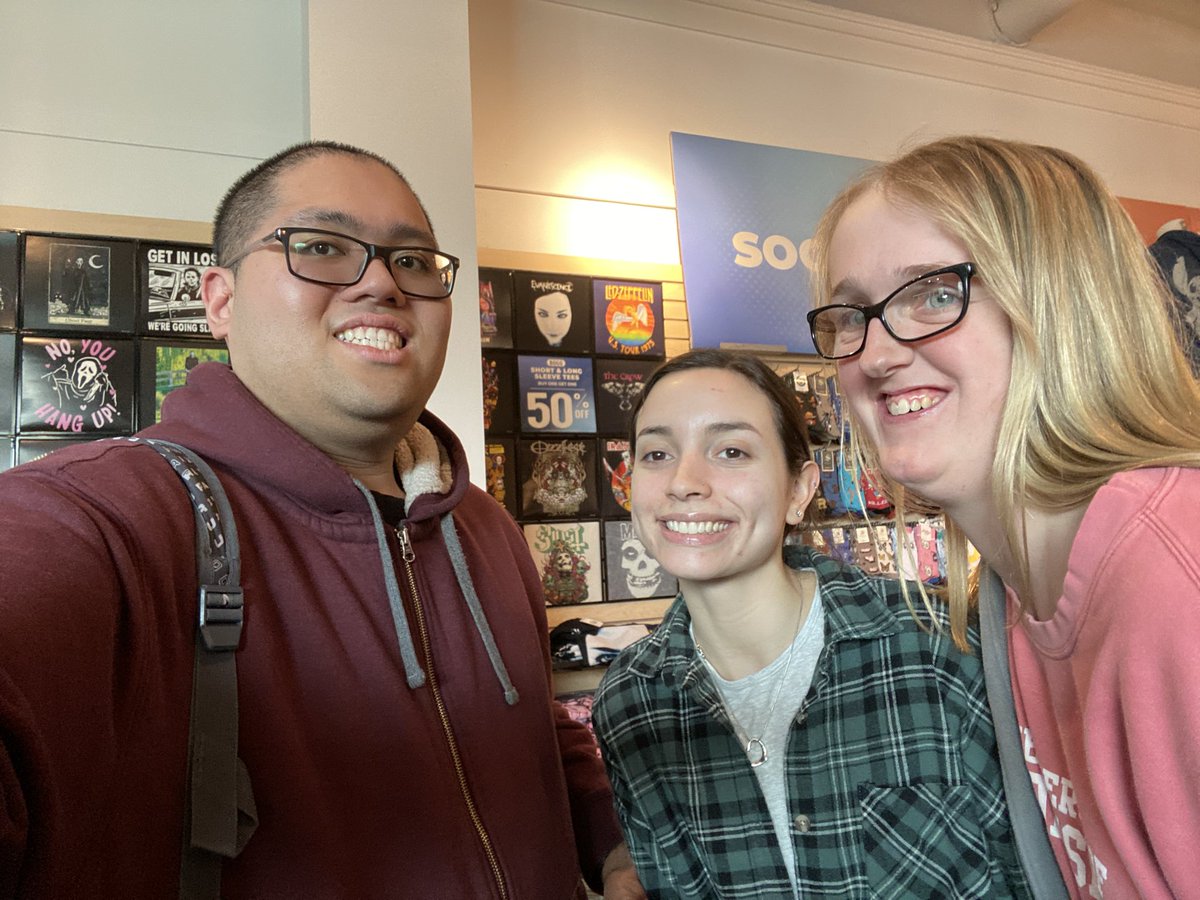 marklu2002's tweet image. I know I just saw my friend Gabby Chavez along with Me (Mark) and Hannah at the #FYE on the Mall but she also work here at the FYE as well! 👩🏻🏬🛍️💵💸💰
@officialfye @gablovesjoker #ForYourEntertainment