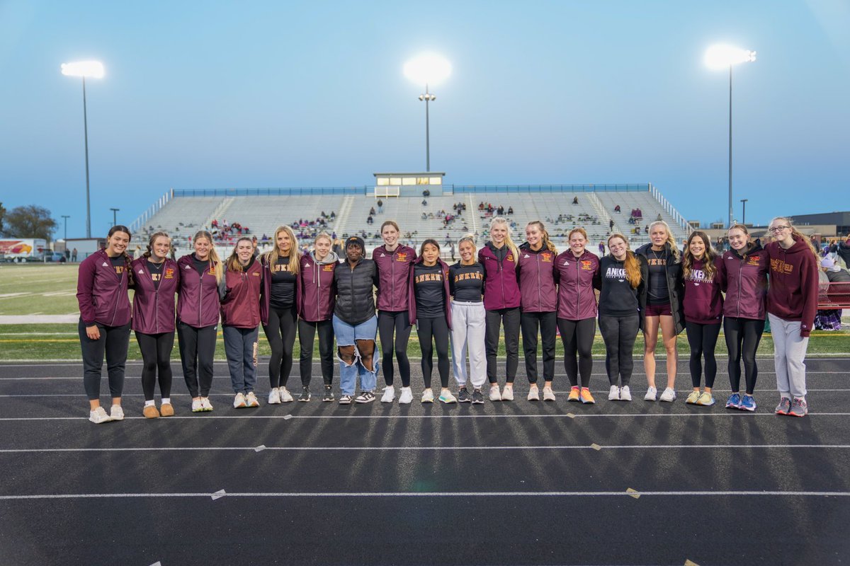 ankenytrackxc's tweet photo. Our 18 seniors 💛 https://t.co/gLt77d6NQ7