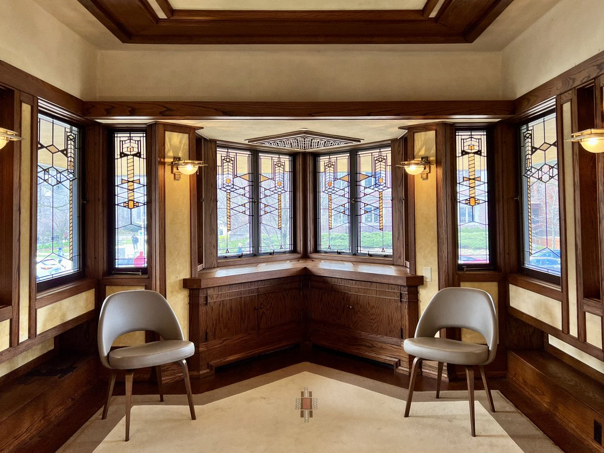 maxeschavez's tweet photo. Frank Lloyd Wright’s iconic Robie House (1910). Considered maybe the finest expression of Wright’s Prairie design, the house is one of 8 Wright buildings designated as a UNESCO World Heritage Site. https://t.co/qhOoai3AVx