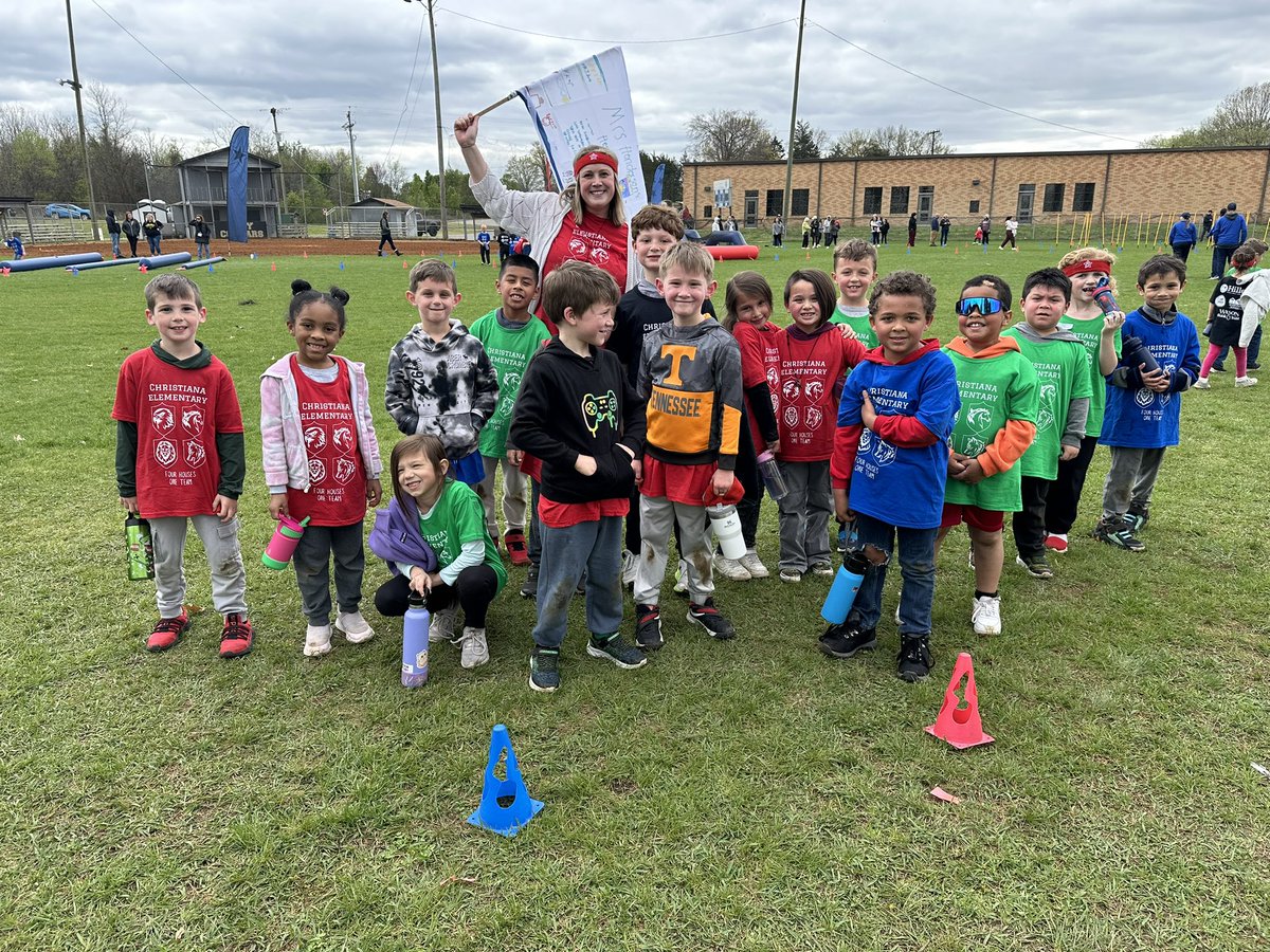rachel_hend's tweet photo. We are sweaty, tired, and a bit dirty, but we had a great time at our boosterthon obstacle course!! #fourhousesoneteam @ChristianaES1 is the best place to be! https://t.co/4eqRJKTS6r
