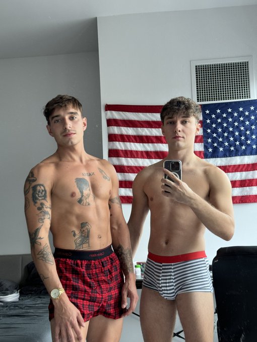 1 pic. Had some fun with @jamesluckysz go follow https://t.co/vNAU3naOlJ https://t.co/b8U9vEhFIg