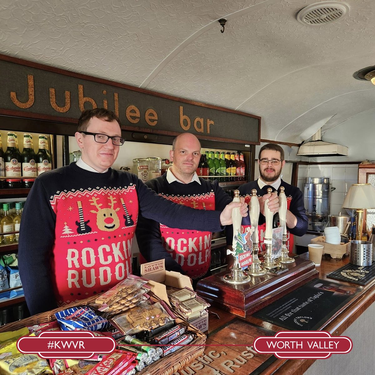 WorthValley's tweet image. 🚂 Volunteering on the pumps! 🍺

The On Train Bars are always looking for new volunteers and welcomes you to join us. Don't hesitate to get in touch if you fancy getting involved; it's a great way to spend all day on our steam train.

🍺 kwvr.co.uk/volunteer/

#kwvr