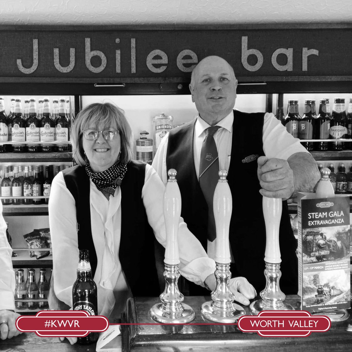 WorthValley's tweet image. 🚂 Volunteering on the pumps! 🍺

The On Train Bars are always looking for new volunteers and welcomes you to join us. Don't hesitate to get in touch if you fancy getting involved; it's a great way to spend all day on our steam train.

🍺 kwvr.co.uk/volunteer/

#kwvr